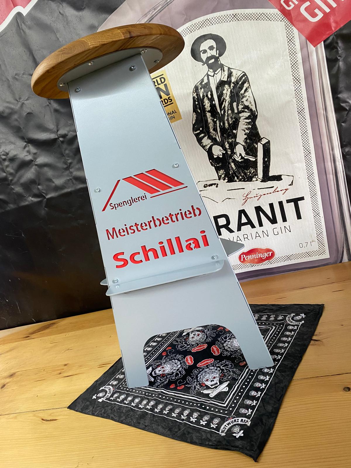 Stehtische, Barhocker & Holzlager – Produkt 1